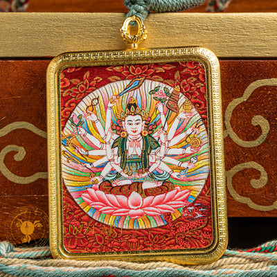 Hand-Painted Chundi Locket Thangka: The Swift Bestower - L-Y-0021