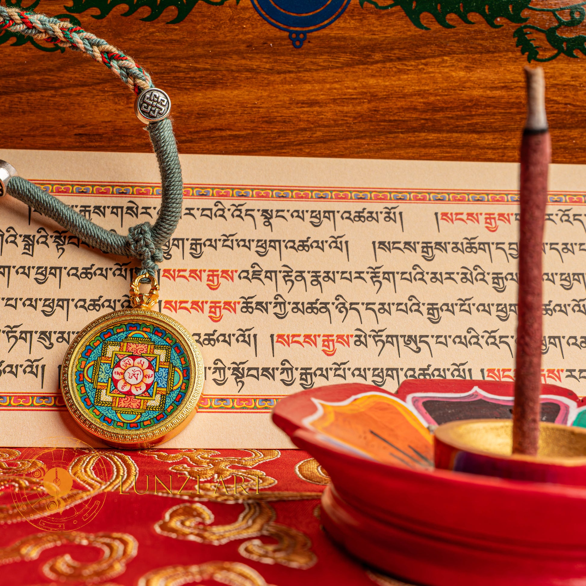 Hand Painted Mandala Locket: A Symbol of Clarity and Compassion - L-M-41