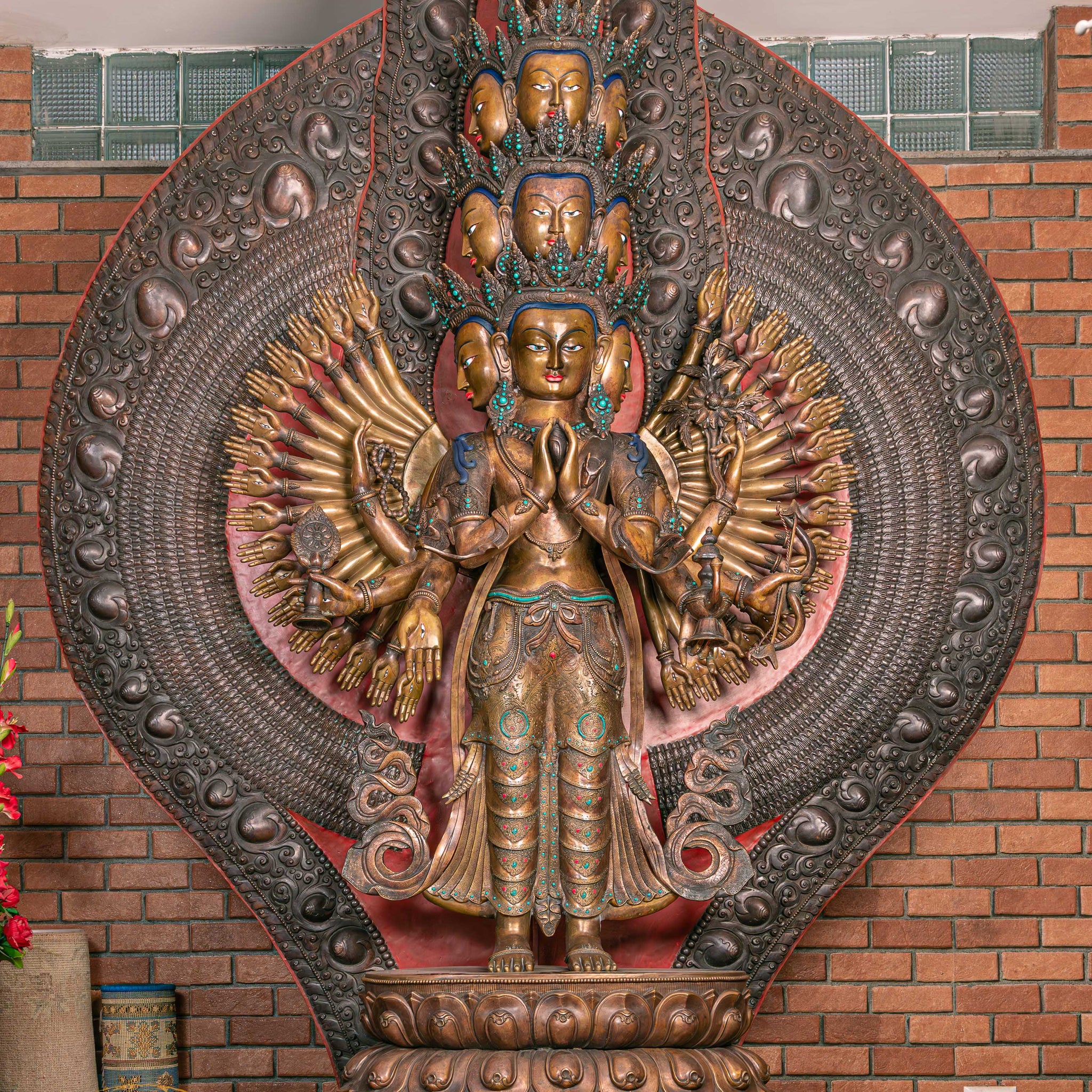  S-P-SS-C-TAA-0141- statues