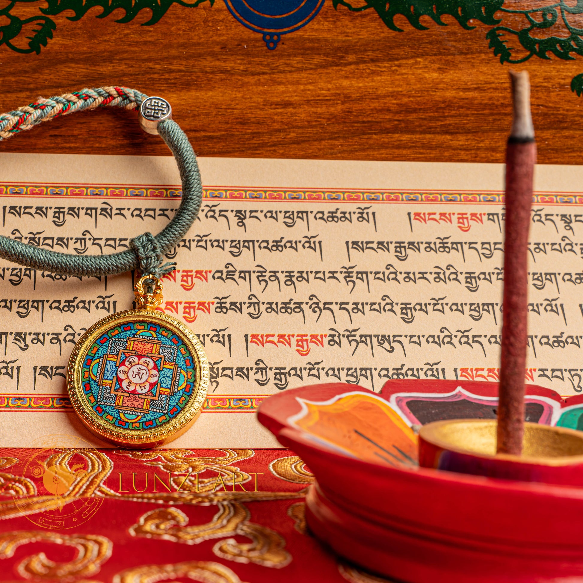 Om Mantra Mandala Locket : The Sacred Map of Compassion - L-M-43