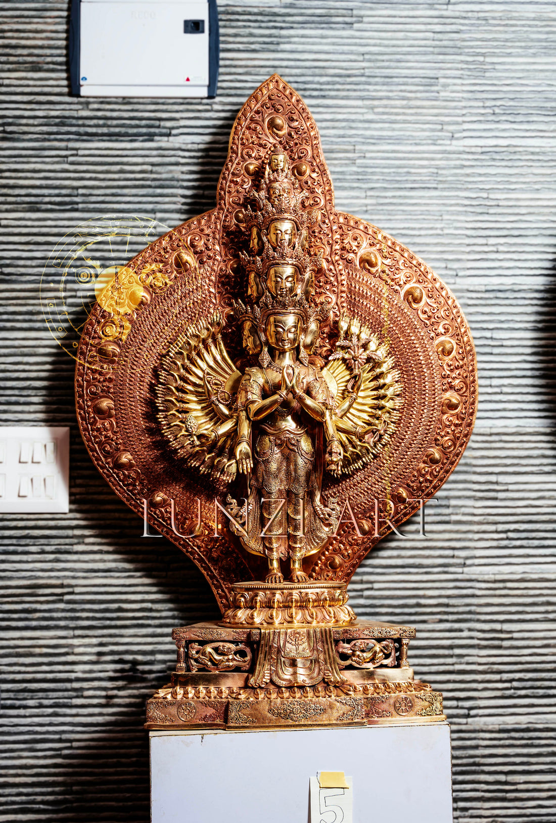  S-P-SS-C-TAA-0005- statues